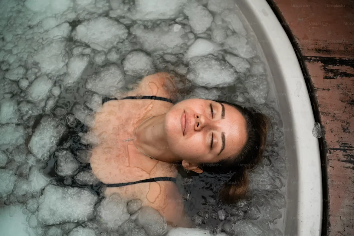 นวัตกรรมการทำ Biohacking และอุปกรณ์แช่น้ำแข็ง Ice Bath เพื่อรีเซ็ตร่างกายใน เทรนด์สุขภาพ ชาวติดหรู