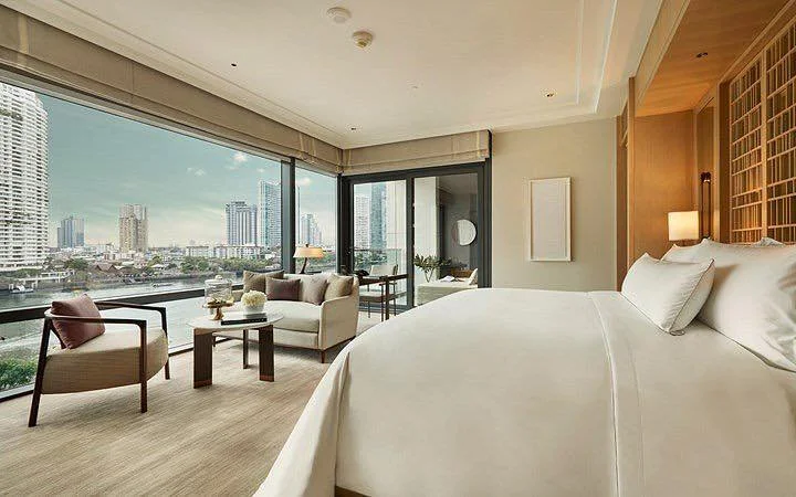บรรยากาศห้องพัก Riverfront Premier วิวแม่น้ำเจ้าพระยาที่ Capella Bangkok