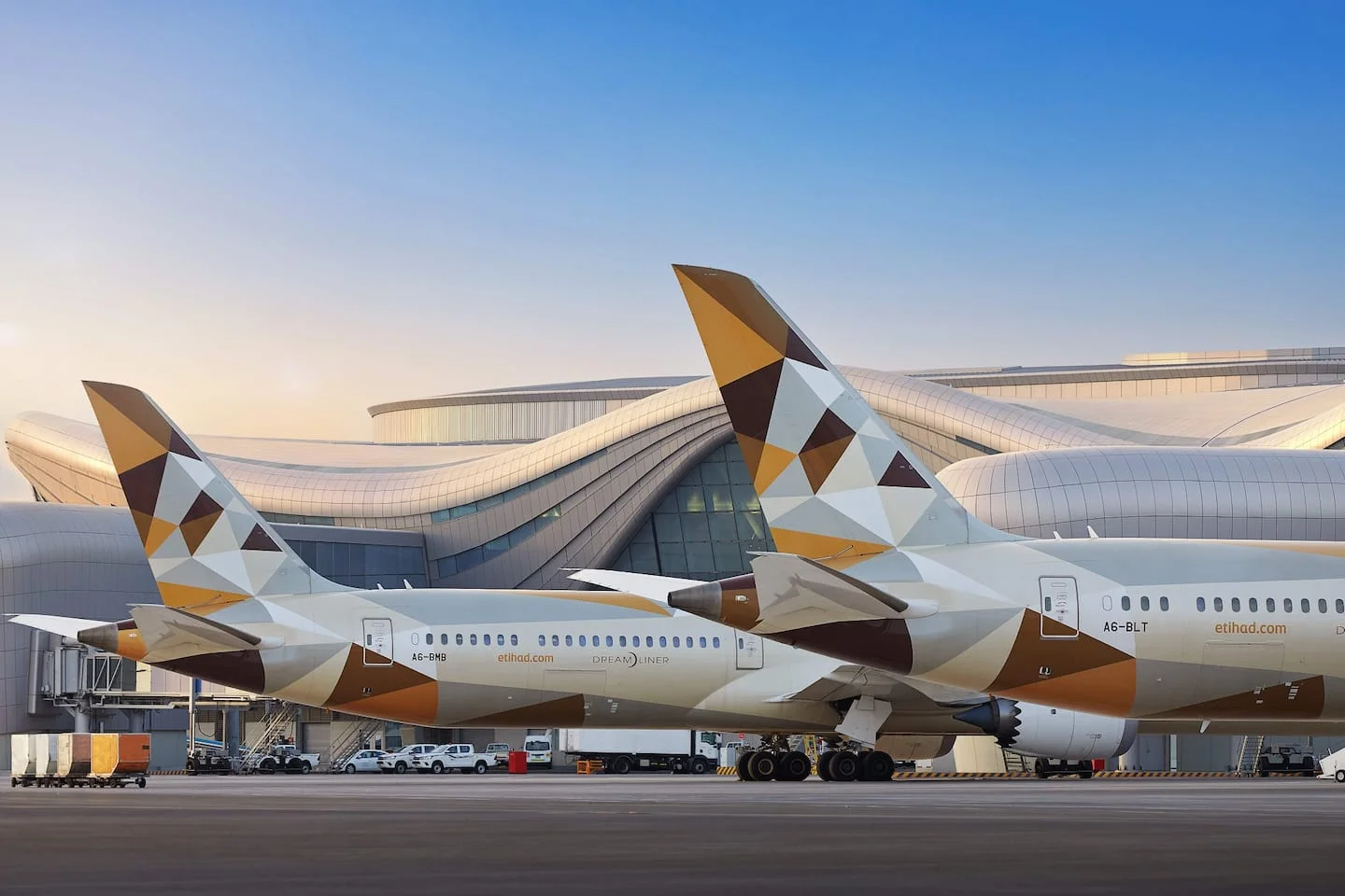 Abu Dhabi (AUH) - Bangkok (BKK)