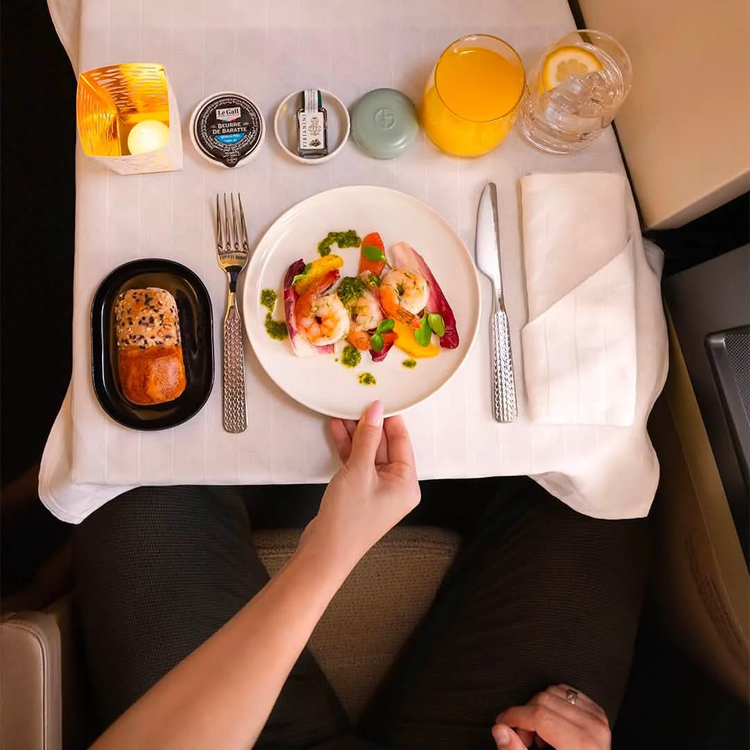 บริการอาหาร Fine Dining บนชั้นธุรกิจ Etihad Business Class ยุโรป ราคา สุดคุ้ม