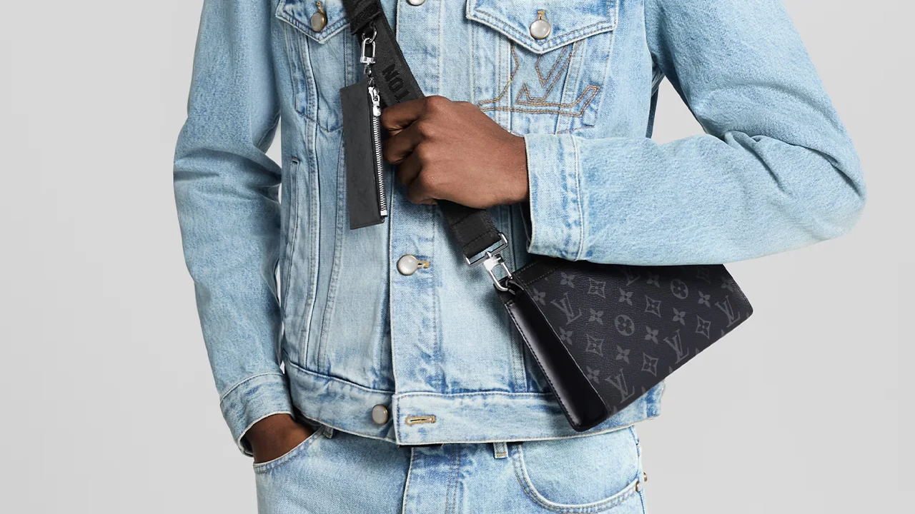 Luxury Men's Crossbody Bags: Minimalist &amp; Stylish 2026