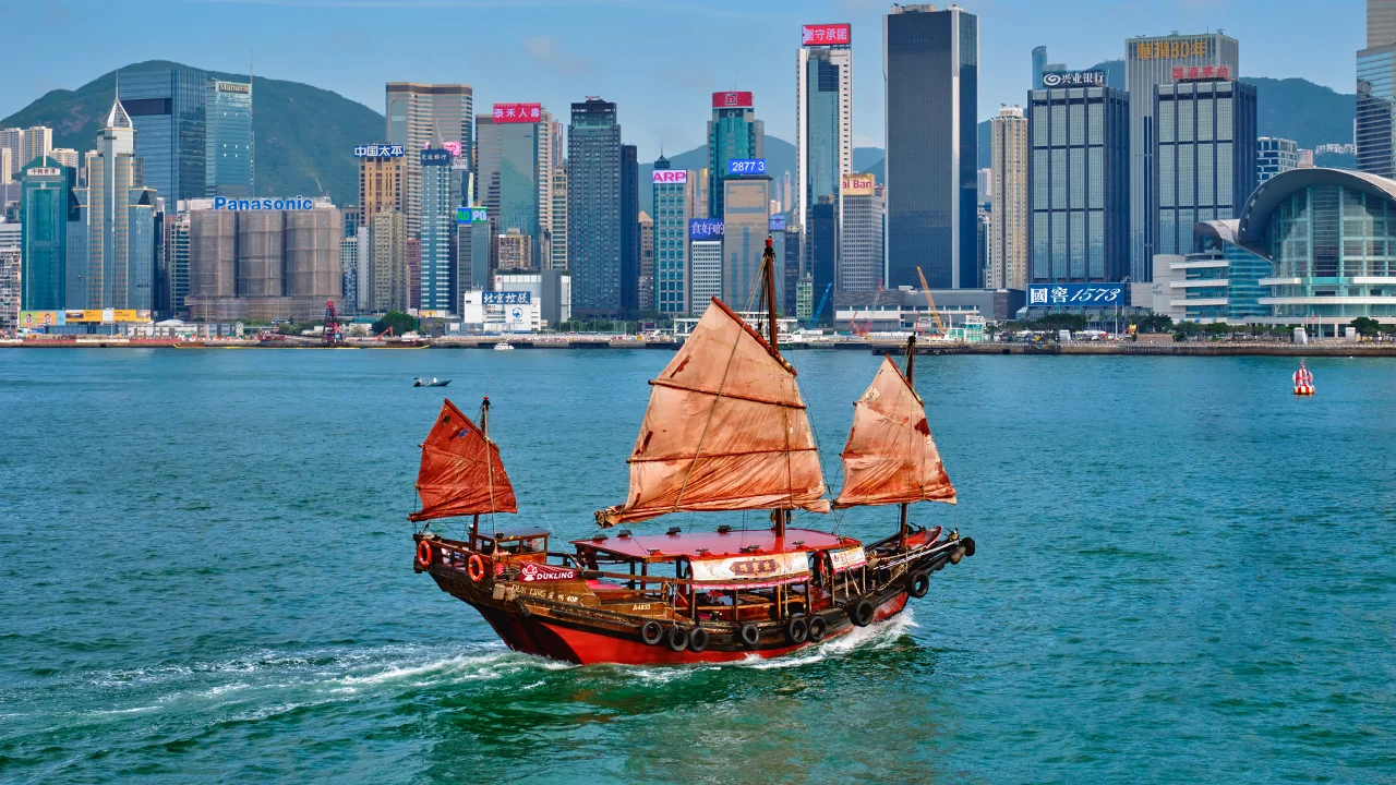 Emirates Business Class Promo to Hong Kong from 18,514