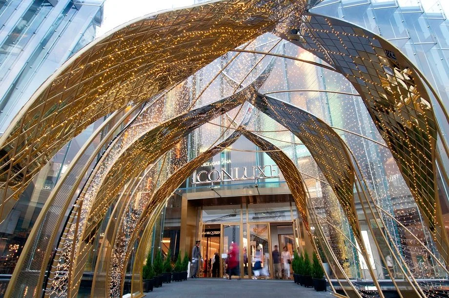 หน้าร้านบูทีคแบรนด์เนมสุดหรูในห้าง Siam Paragon และ ICONSIAM