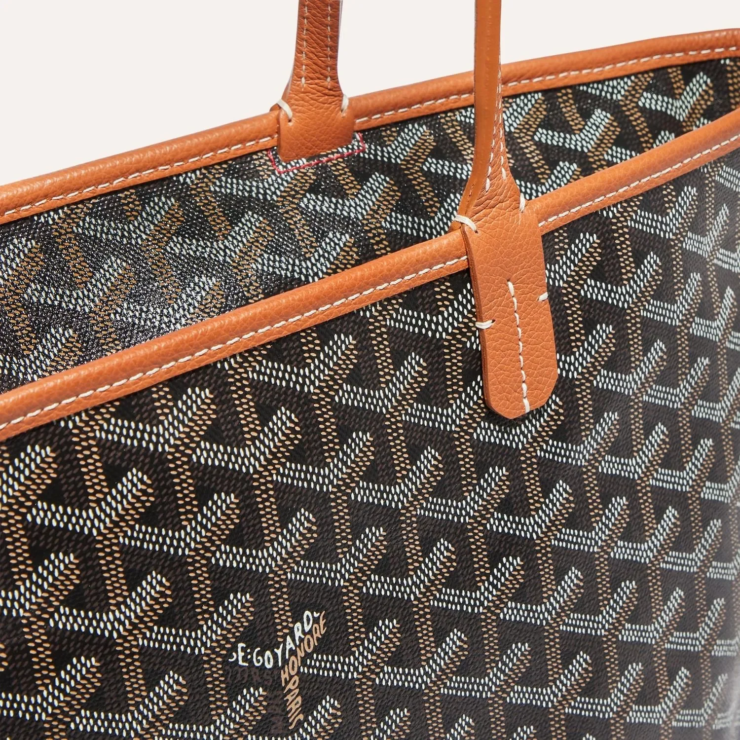 ทำความรู้จักลาย Goyardine Canvas บนกระเป๋าหรูรุ่นคลาสสิก