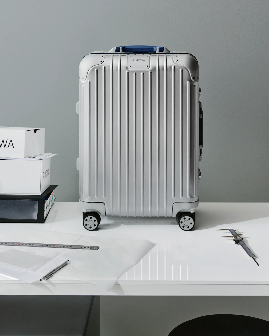 กระเป๋าเดินทาง RIMOWA Original Cabin Twist ดีเทลหนังสีฟ้า