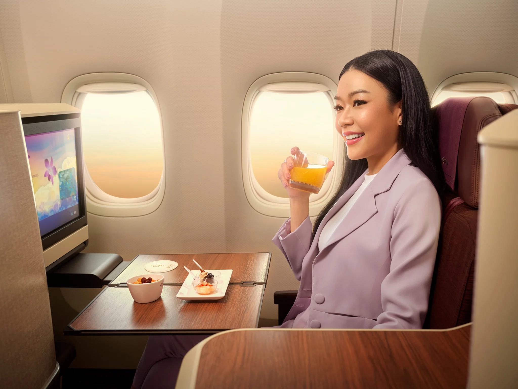 ที่นั่งชั้นธุรกิจ Royal Silk Class การบินไทย ดีไซน์หรูหรานั่งสบาย